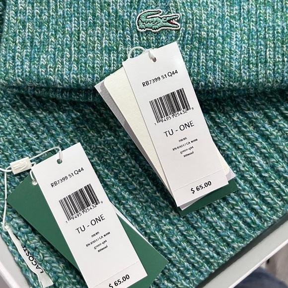 Lacoste Merino Extra Fine Made in France
Scarf and Beanie Hat - Picture 9 of 12